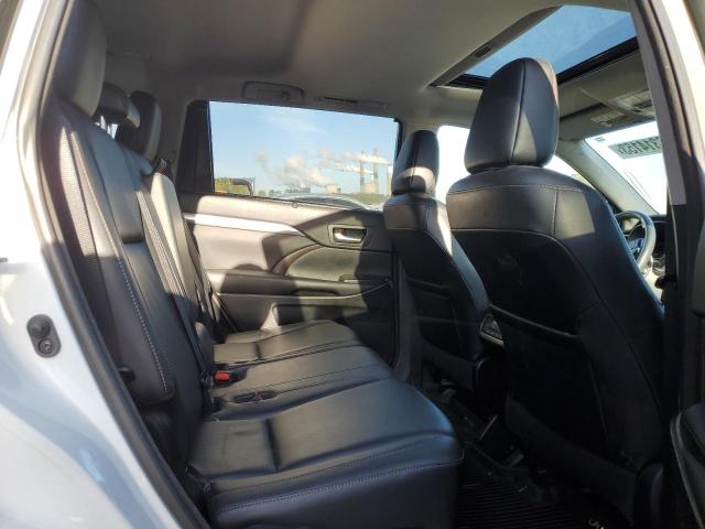 Photo 11 from auction – 2017 TOYOTA HIGHLANDER with VIN 5TDJZRFH3HS516969