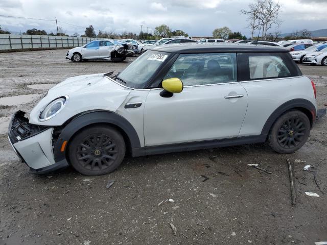 MINI COOPER SE 2022 with VIN WMW13DJ08N2R60855 - Photo from auction
