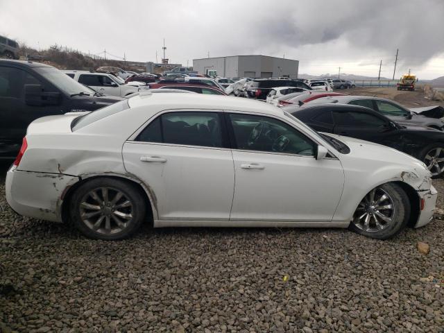 Photo 3 from auction – 2016 CHRYSLER 300 LIMITE with VIN 2C3CCARG8GH161779