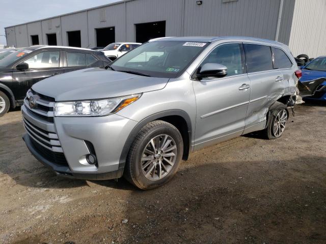 TOYOTA HIGHLANDER 2018 with VIN 5TDJZRFH0JS896066 - Photo from auction