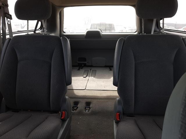 Photo 10 from auction – 2005 CHRYSLER TOWN & COU with VIN 2C4GP54L35R391072