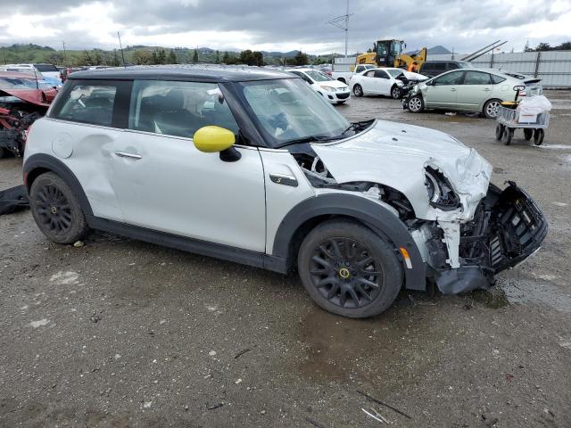Photo 4 from auction – 2022 MINI COOPER SE with VIN WMW13DJ08N2R60855