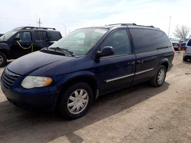 CHRYSLER TOWN & COU 2005 with VIN 2C4GP54L35R391072 - Photo from auction