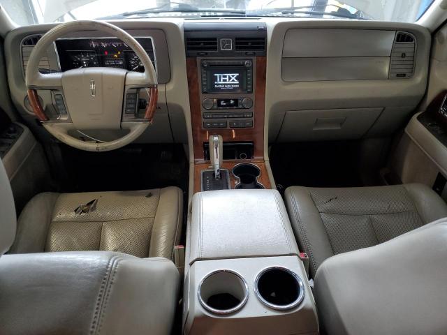 Photo 8 from auction – 2011 LINCOLN NAVIGATOR with VIN 5LMJJ2H57BEJ00883