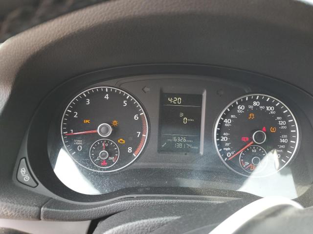 Photo 9 from auction – 2015 VOLKSWAGEN PASSAT S with VIN 1VWAT7A34FC040213