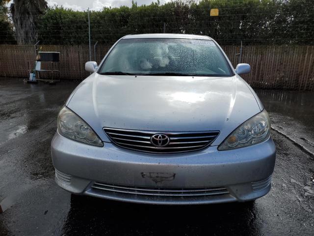 Photo 5 from auction – 2005 TOYOTA CAMRY LE with VIN 4T1BE32K45U100754