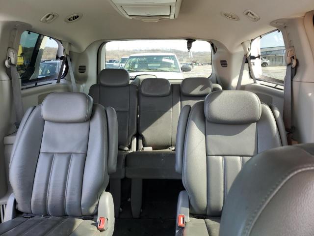 Photo 10 from auction – 2010 CHRYSLER TOWN & COU with VIN 2A4RR5D18AR126489