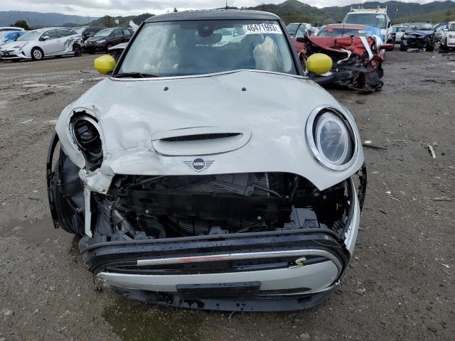 Photo 5 from auction – 2022 MINI COOPER SE with VIN WMW13DJ08N2R60855