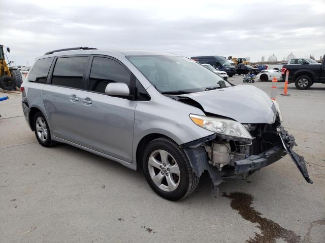 Photo 4 from auction – 2018 TOYOTA SIENNA LE with VIN 5TDKZ3DC5JS957792