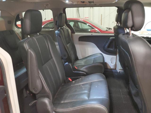 Photo 11 from auction – 2016 CHRYSLER TOWN & COU with VIN 2C4RC1CG1GR120015