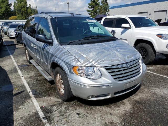 Photo 4 from auction – 2005 CHRYSLER TOWN & COU with VIN 2C8GP54L65R344326
