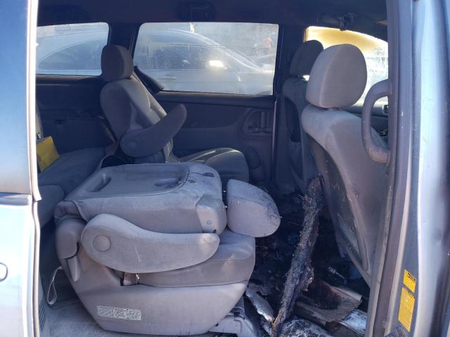 Photo 10 from auction – 2005 TOYOTA SIENNA LE with VIN 5TDBA23C95S042629