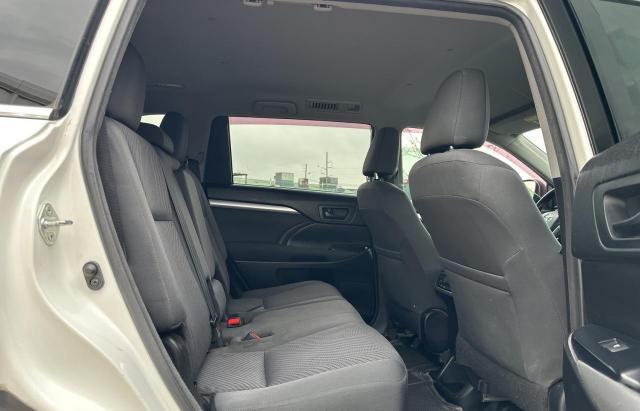 Photo 6 from auction – 2018 TOYOTA HIGHLANDER with VIN 5TDZARFH9JS033535