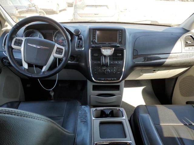 Photo 8 from auction – 2015 CHRYSLER TOWN AND C with VIN 2C4RC1BGXFR561383