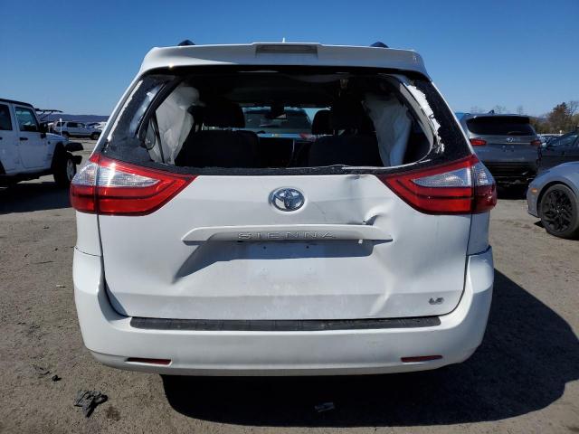 Photo 6 from auction – 2018 TOYOTA SIENNA LE with VIN 5TDKZ3DC3JS931952