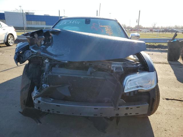 Photo 5 from auction – 2018 CHRYSLER 300 LIMITE with VIN 2C3CCAEG1JH126921
