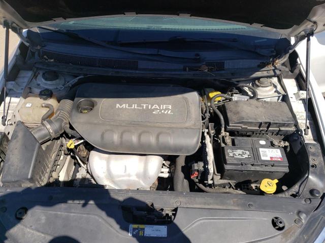 Photo 11 from auction – 2015 CHRYSLER 200 LIMITE with VIN 1C3CCCABXFN568407
