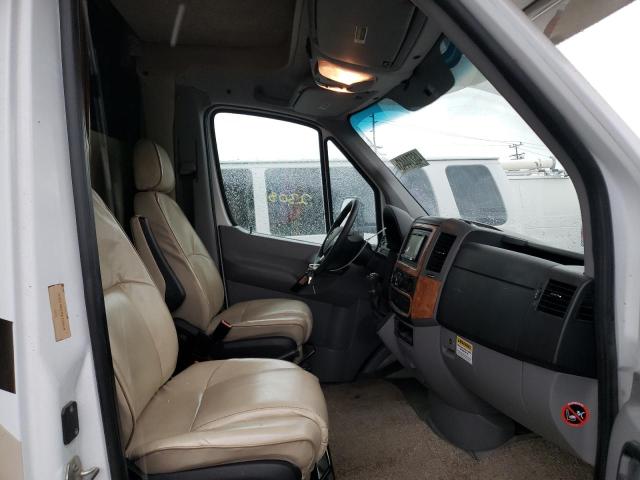 Photo 5 from auction – 2017 MERCEDES-BENZ SPRINTER 3 with VIN 8BNPF4CC1HE136730