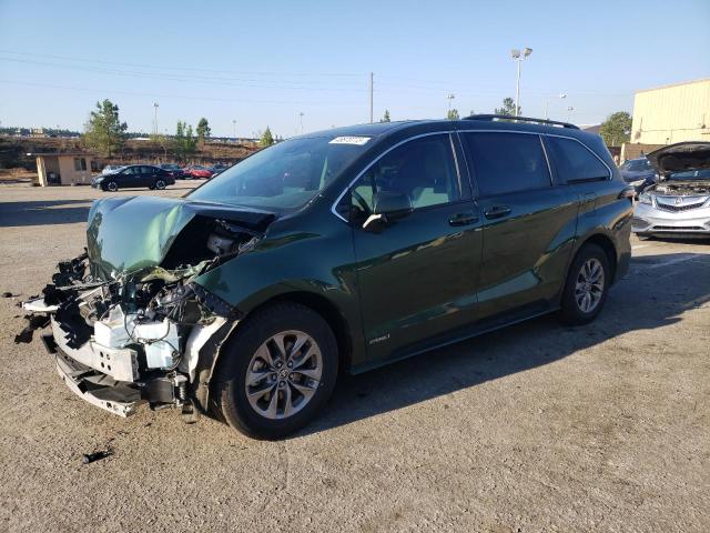 TOYOTA SIENNA LE 2021 with VIN 5TDKRKEC1MS002954 - Photo from auction