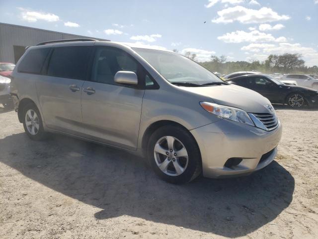 Photo 4 from auction – 2016 TOYOTA SIENNA LE with VIN 5TDKK3DC5GS738618