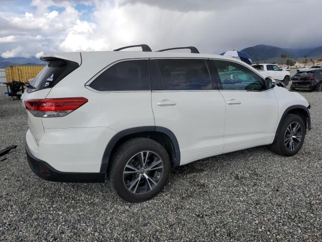 Photo 3 from auction – 2018 TOYOTA HIGHLANDER with VIN 5TDZZRFH8JS285933