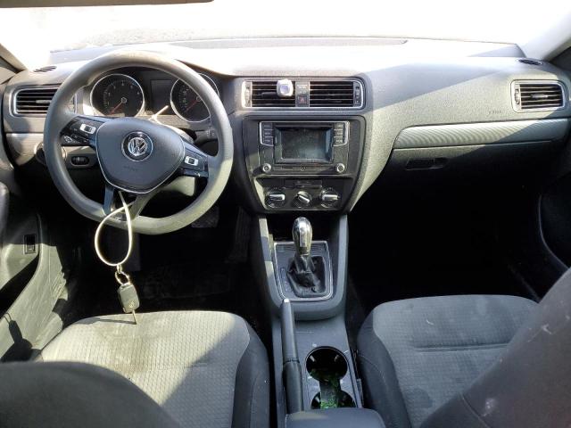 Photo 8 from auction – 2017 VOLKSWAGEN JETTA S with VIN 3VW2B7AJ3HM202517