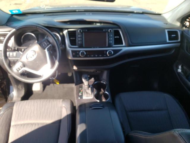 Photo 8 from auction – 2018 TOYOTA HIGHLANDER with VIN 5TDBZRFHXJS879571