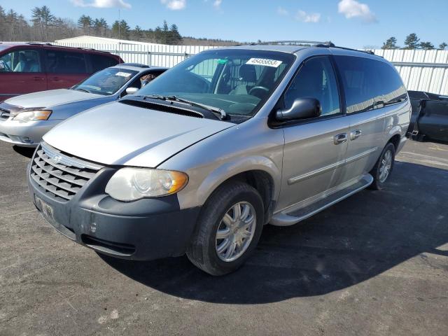 CHRYSLER TOWN & COU 2005 with VIN 2C4GP54L85R180594 - Photo from auction