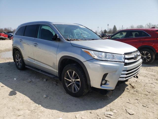 Photo 4 from auction – 2018 TOYOTA HIGHLANDER with VIN 5TDJZRFH1JS534067