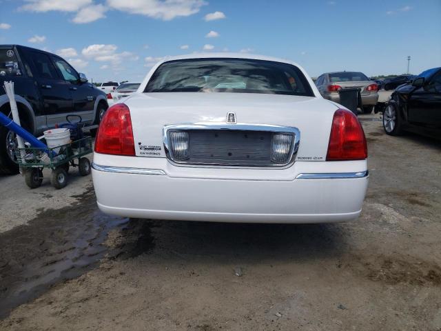 Photo 6 from auction – 2011 LINCOLN TOWN CAR S with VIN 2LNBL8CV9BX761390