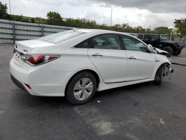 Photo 3 from auction – 2014 HYUNDAI SONATA HYB with VIN KMHEC4A47EA117822