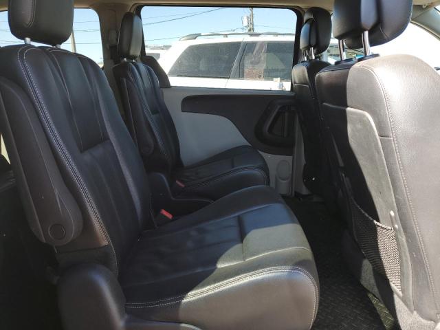 Photo 11 from auction – 2015 CHRYSLER TOWN AND C with VIN 2C4RC1BGXFR561383