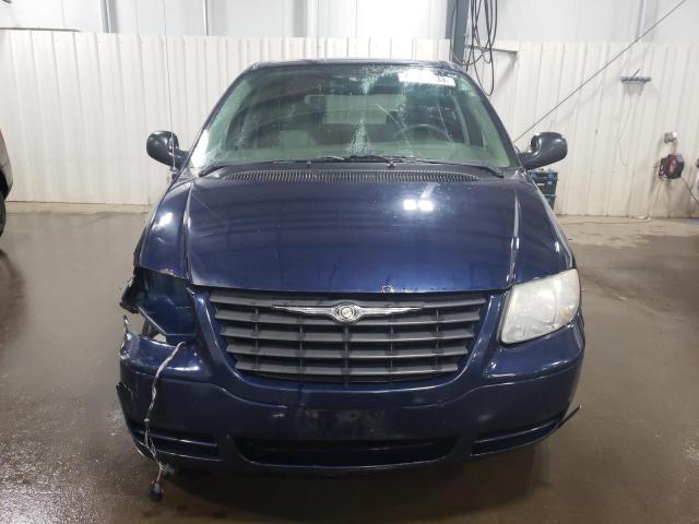 Photo 5 from auction – 2005 CHRYSLER TOWN & COU with VIN 1C4GP45R55B288490