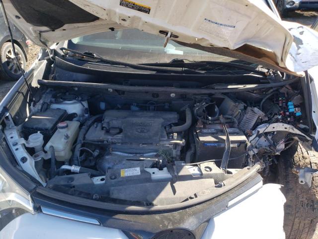 Photo 12 from auction – 2016 TOYOTA RAV4 LE with VIN JTMBFREVXGJ072876
