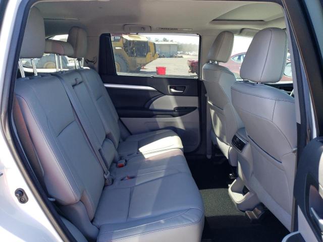 Photo 11 from auction – 2017 TOYOTA HIGHLANDER with VIN 5TDJZRFH9HS517835