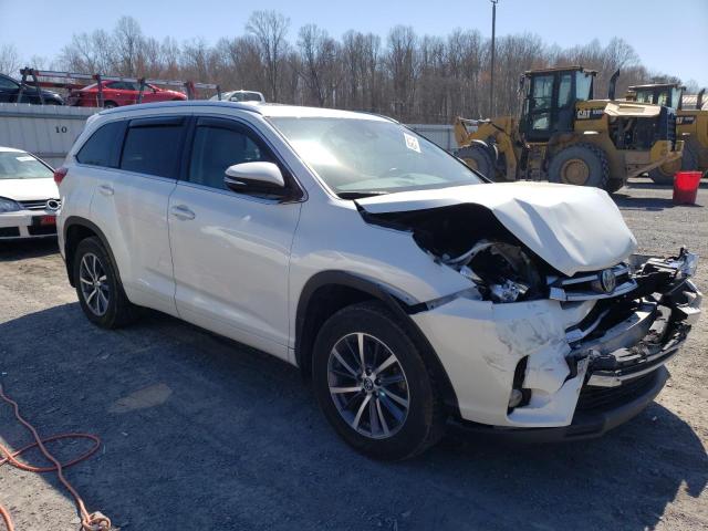 Photo 4 from auction – 2017 TOYOTA HIGHLANDER with VIN 5TDJZRFH9HS517835