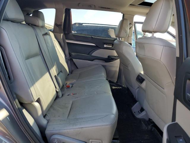Photo 10 from auction – 2017 TOYOTA HIGHLANDER with VIN 5TDJZRFH9HS482472