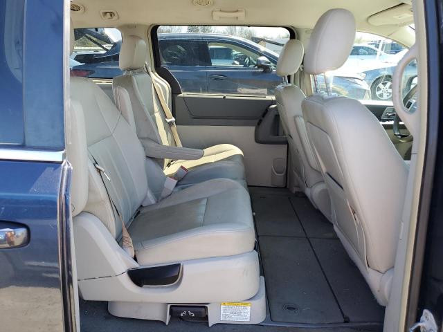 Photo 11 from auction – 2008 CHRYSLER TOWN & COU with VIN 2A8HR54PX8R757589