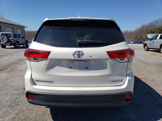 Photo 6 from auction – 2017 TOYOTA HIGHLANDER with VIN 5TDJZRFH9HS517835