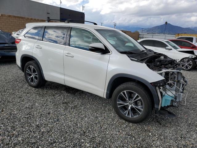 Photo 4 from auction – 2018 TOYOTA HIGHLANDER with VIN 5TDZZRFH8JS285933