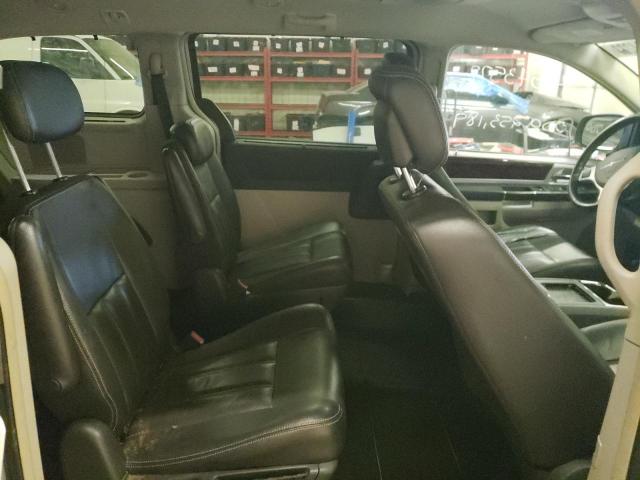 Photo 11 from auction – 2010 CHRYSLER TOWN & COU with VIN 2A4RR8D10AR480511