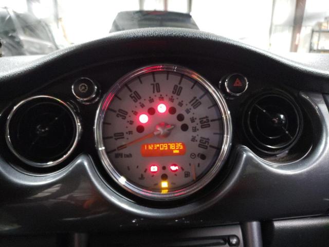 Photo 9 from auction – 2005 MINI COOPER S with VIN WMWRE33595TL12841