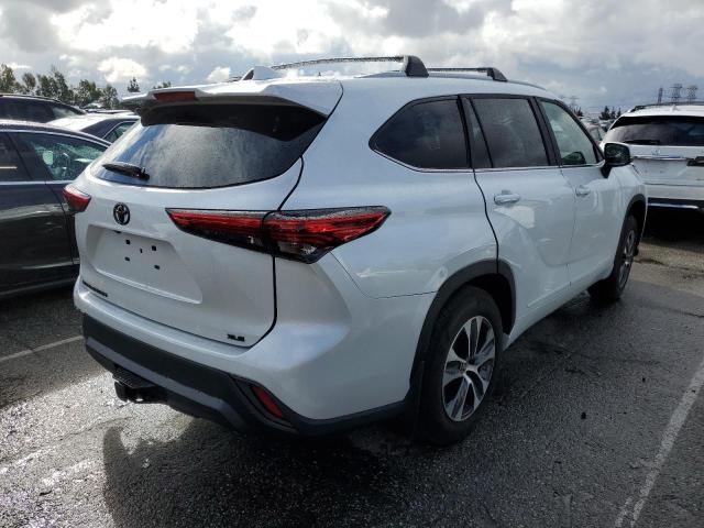 Photo 3 from auction – 2023 TOYOTA HIGHLANDER with VIN 5TDKDRAH4PS011113