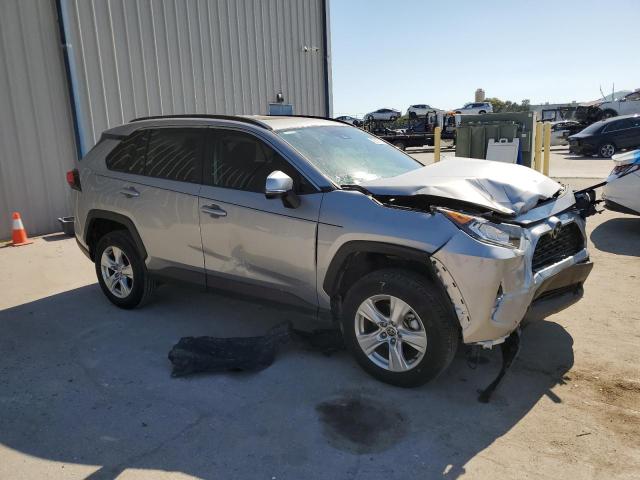 Photo 4 from auction – 2021 TOYOTA RAV4 XLE with VIN 2T3W1RFV6MC144265