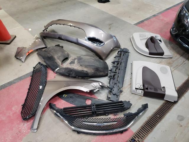 Photo 13 from auction – 2018 CHRYSLER PACIFICA T with VIN 2C4RC1EG7JR312401