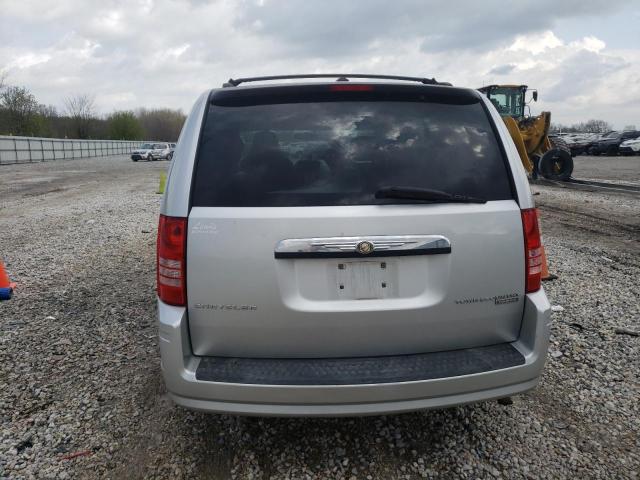 Photo 6 from auction – 2010 CHRYSLER TOWN & COU with VIN 2A4RR5D17AR103365