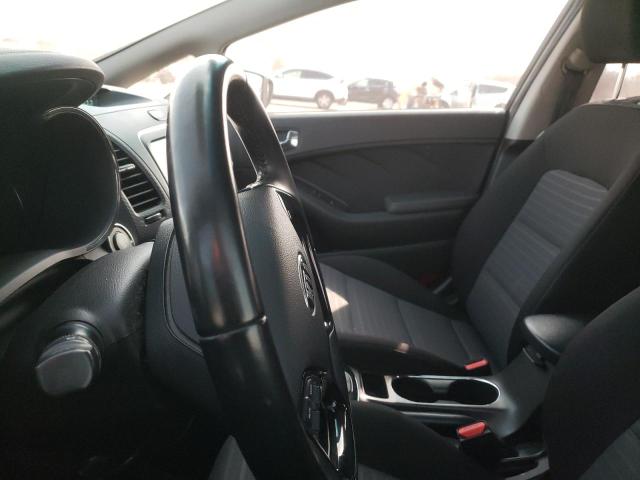 Photo 7 from auction – 2017 KIA FORTE LX with VIN 3KPFL4A78HE137307