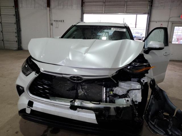 Photo 12 from auction – 2022 TOYOTA HIGHLANDER with VIN 5TDHZRBH7NS224970