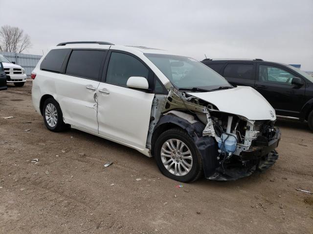 Photo 4 from auction – 2017 TOYOTA SIENNA XLE with VIN 5TDYZ3DC3HS820063