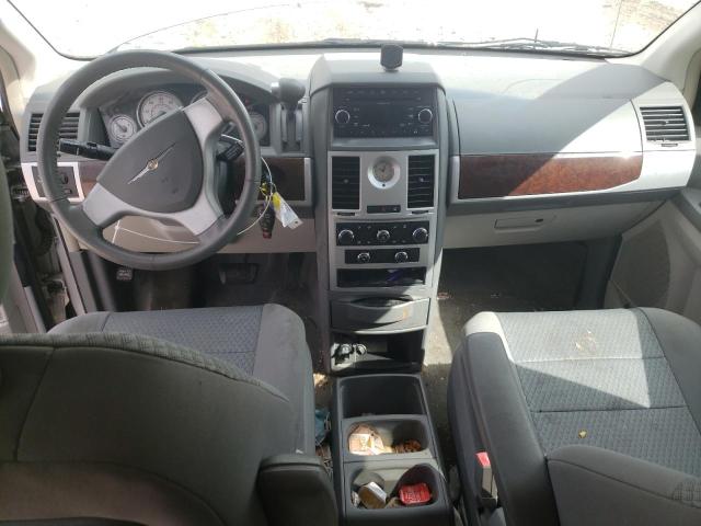 Photo 8 from auction – 2010 CHRYSLER TOWN & COU with VIN 2A4RR5D17AR103365